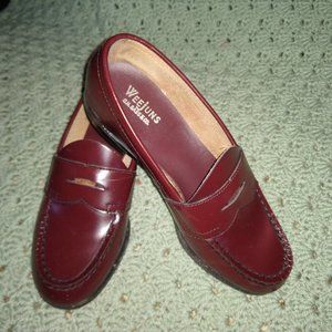 Gently Loved Weejuns Penny Loafer  by Bass Size 6.5B